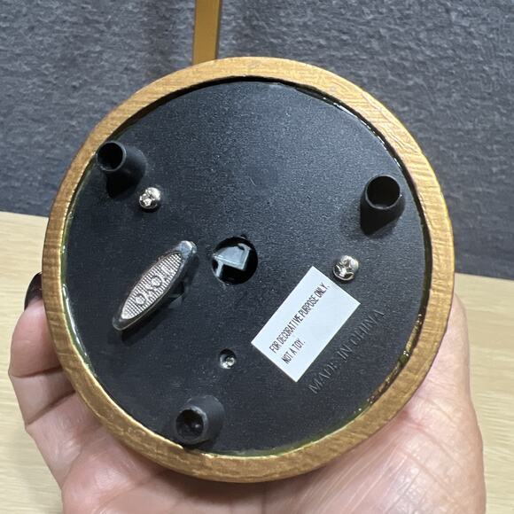 Vintage Red Carnival Christmas Music Box See video - Picture 7 of 7